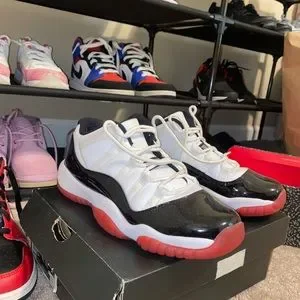 Air Jordan 11’s retro low concord bred